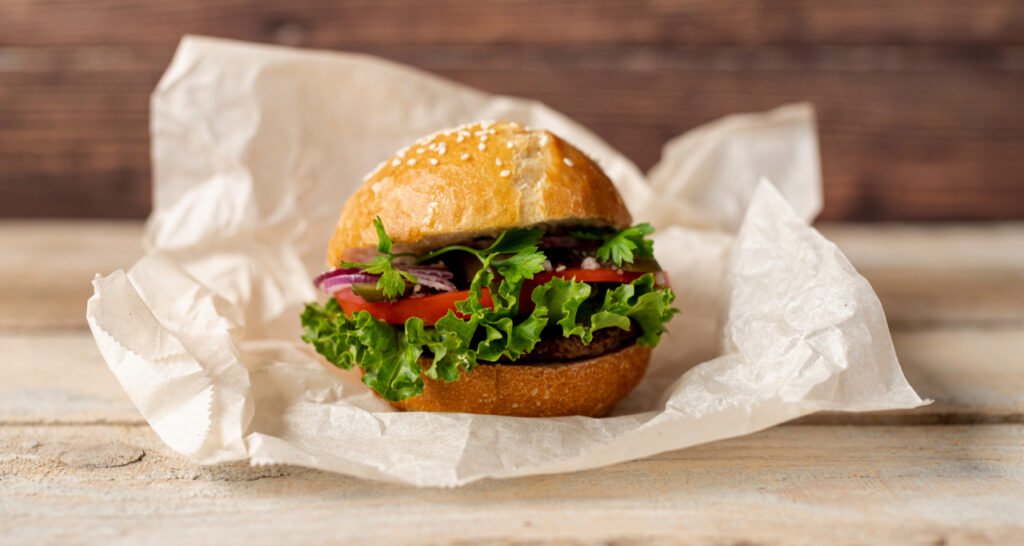 Cover Moripack Siapa Yang Pertama Kali Pakai Wrapper Di Burger Sejarah Pembungkus Makanan Favorit